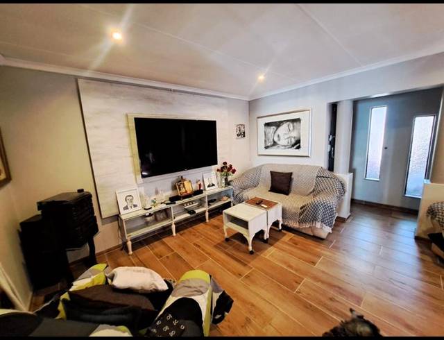 4 BEDROOM HOUSE FOR SALE IN HIGHVELD